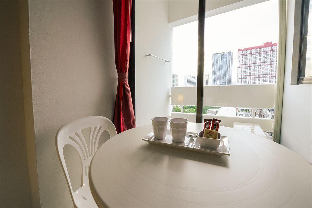 A-2 House Hostel Bangkok Bagian luar foto