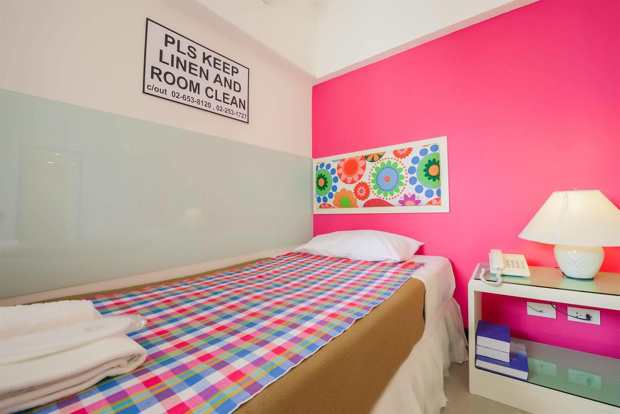 A-2 House Hostel Bangkok Bagian luar foto