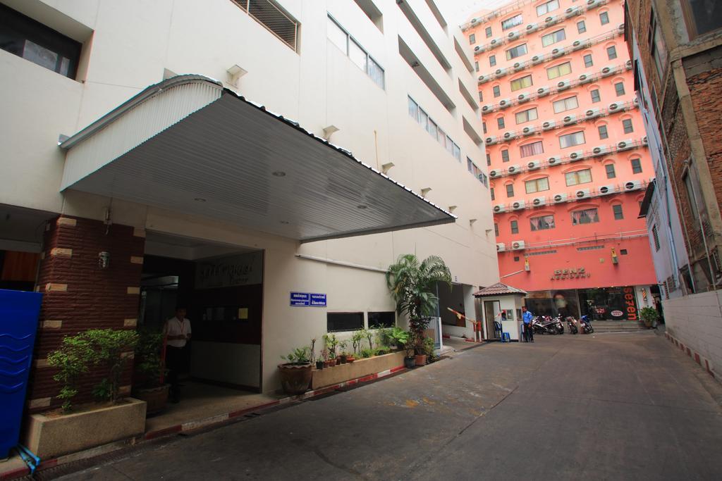 A-2 House Hostel Bangkok Bagian luar foto